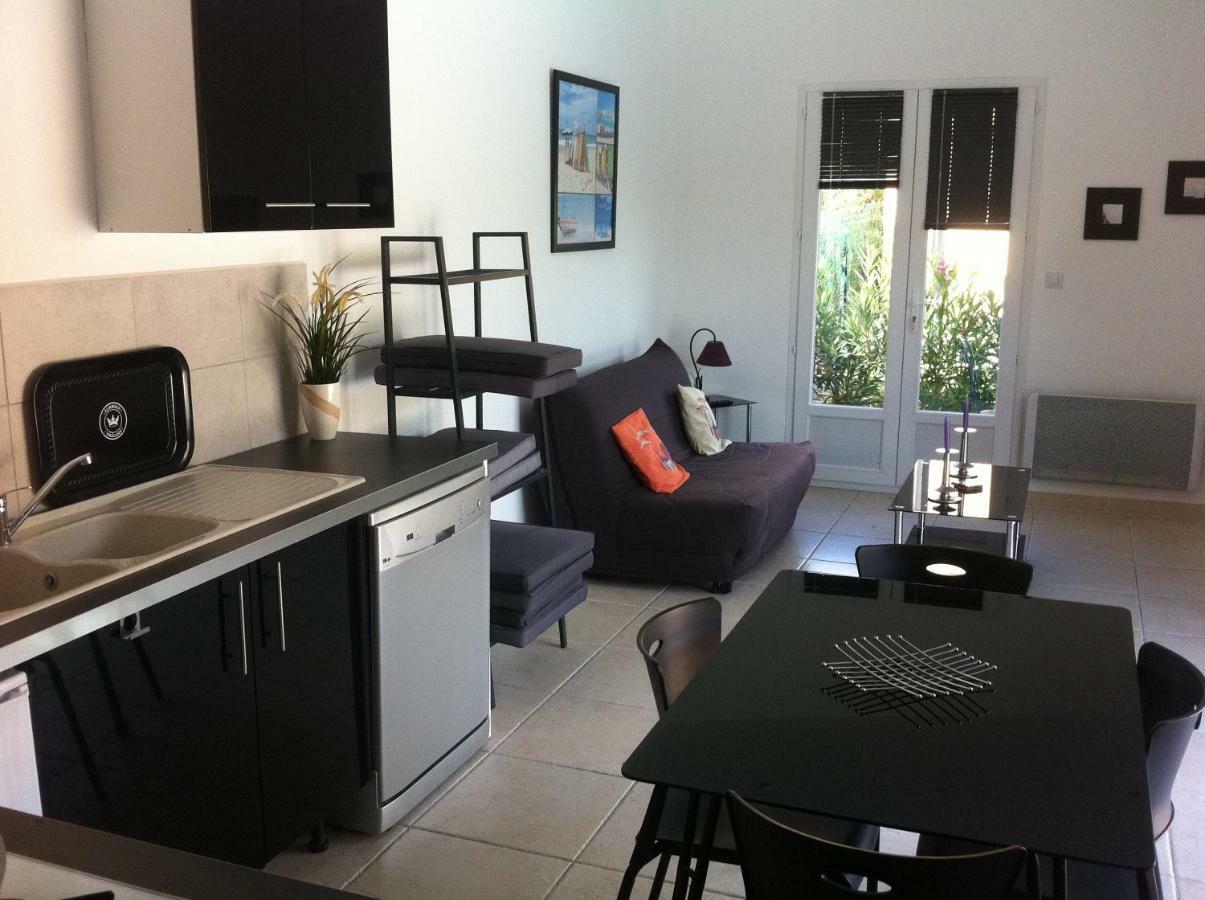 Les Cigales Des Pres Appartement Aups Exterior photo