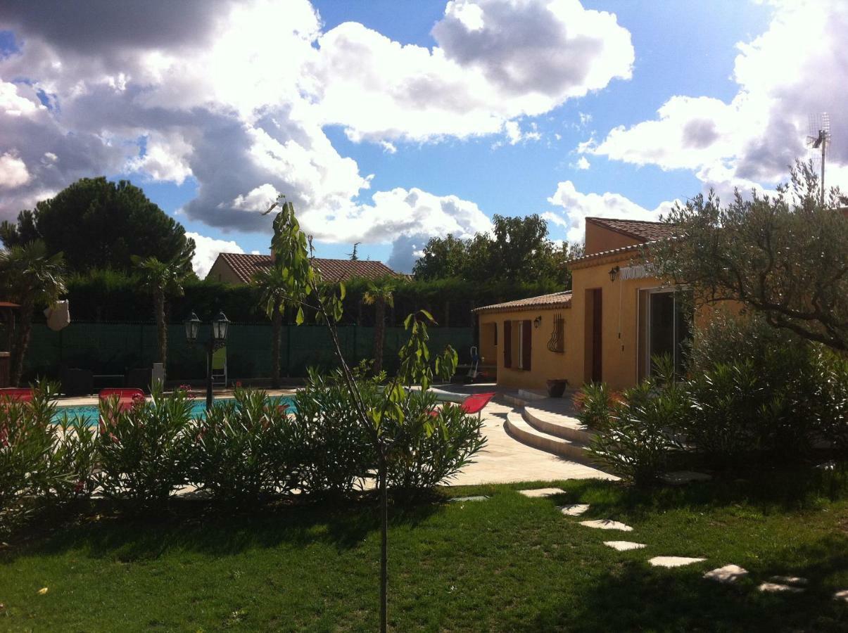 Les Cigales Des Pres Appartement Aups Exterior photo