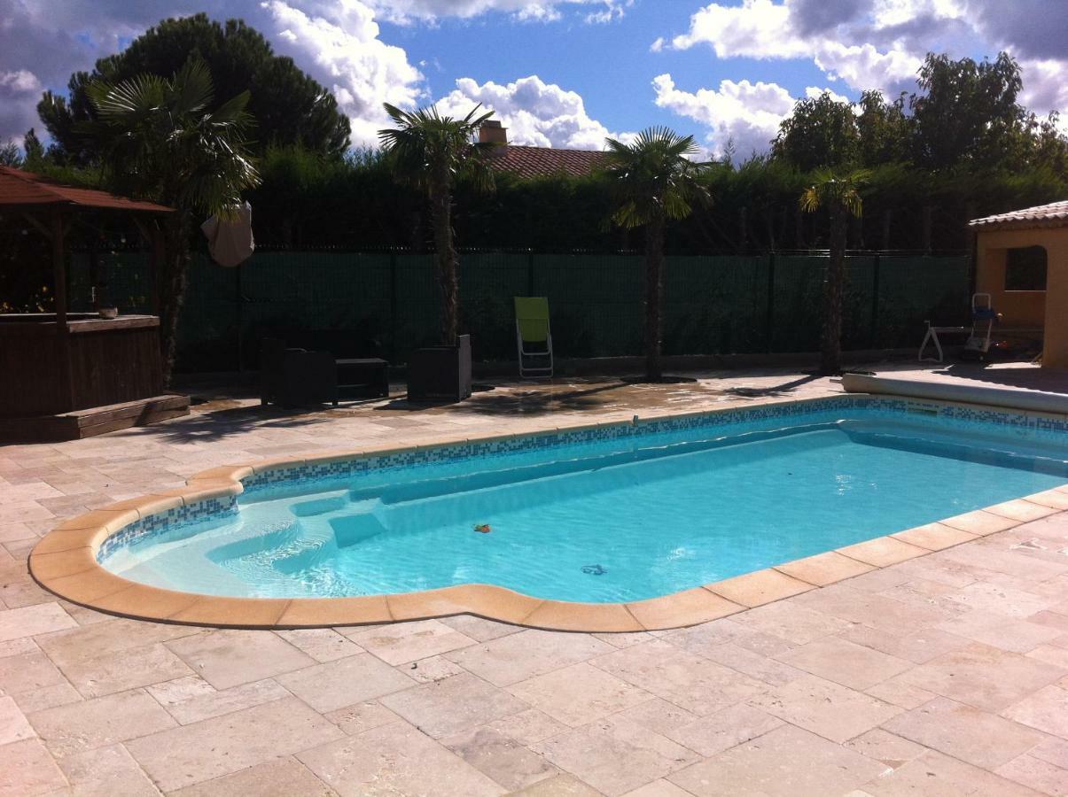 Les Cigales Des Pres Appartement Aups Exterior photo