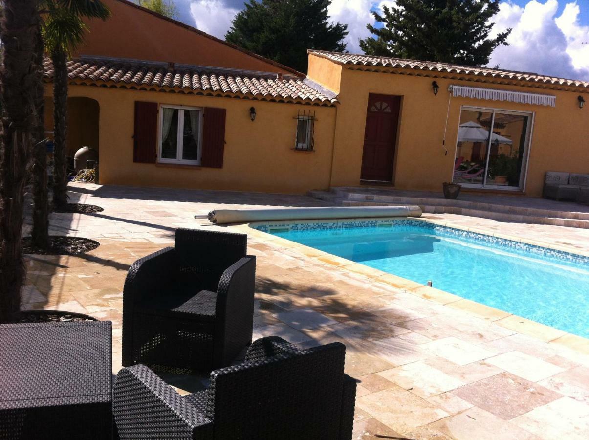 Les Cigales Des Pres Appartement Aups Exterior photo